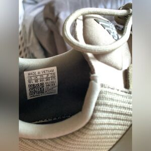 Adidas swift run 23 dark green.